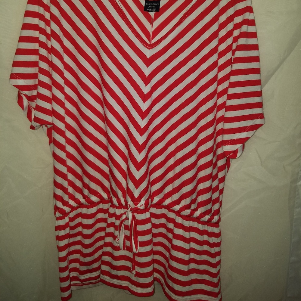 New Blouse Faded Glory Large long top!